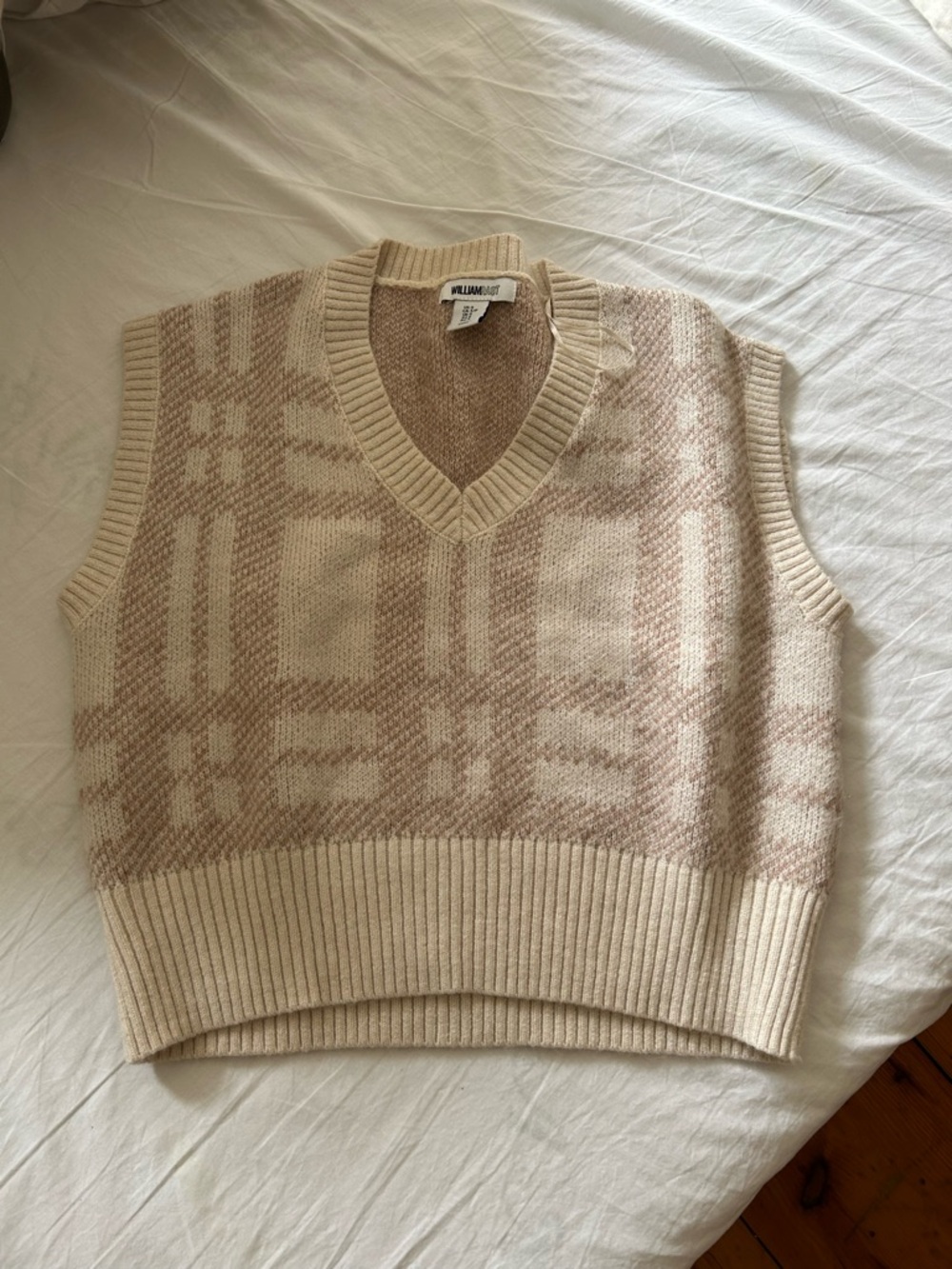 ☀️3/$25 William rast cream plaid sweater vest
